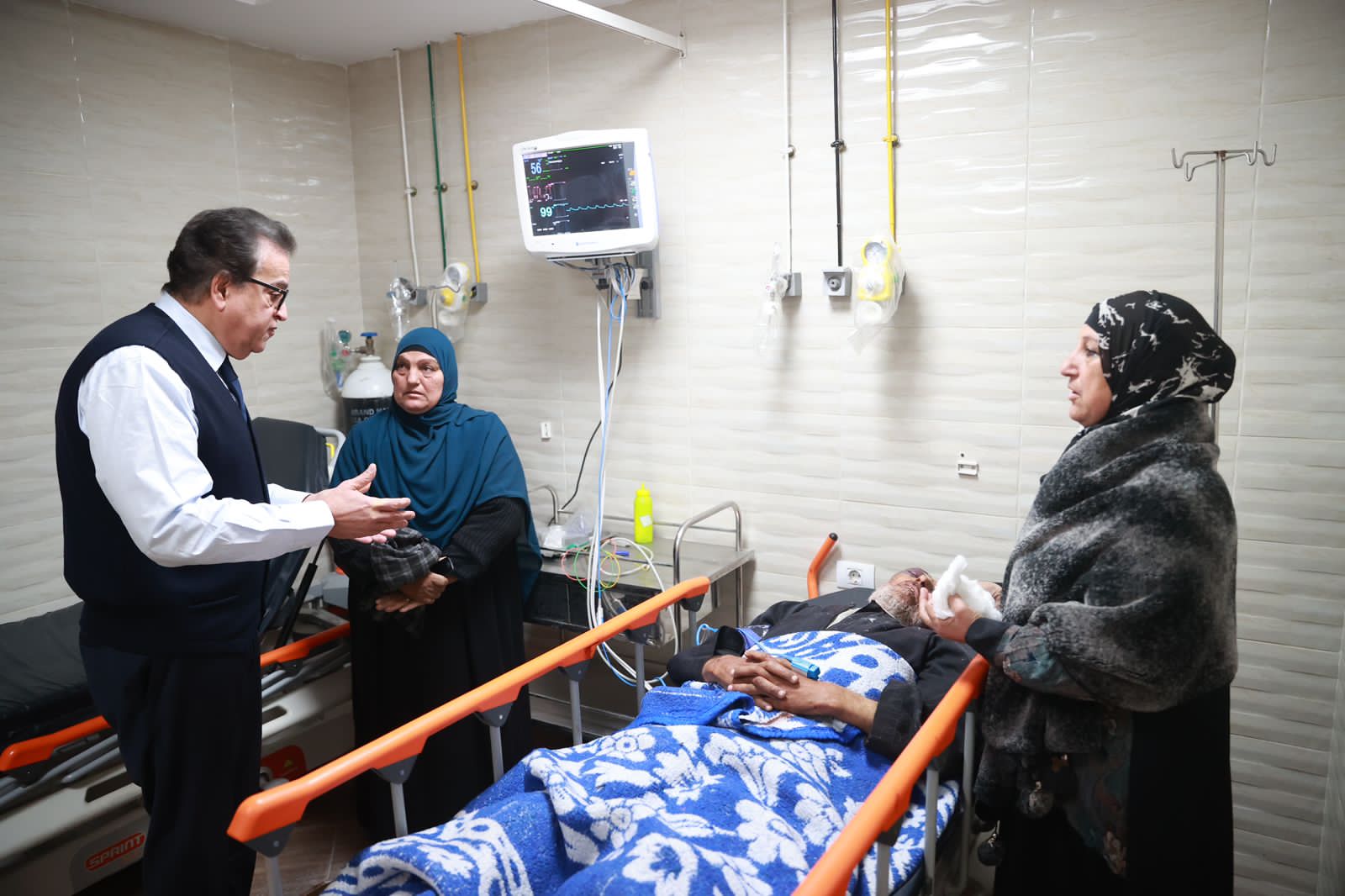 وزير الصحة يحيل مدير مستشفى شبرامنت المركزي للتحقيق خلال زيارة مفاجئة 