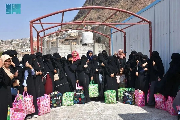 مركز الملك سلمان يدعم المرأة بـ1026 مشروعًا عالميًا







