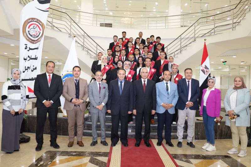 د فرحات يجتمع بمجلس اتحاد طلاب جامعة المنيا الاهليه بتشكيله الجديد ويؤكد كل الدعم للطلاب