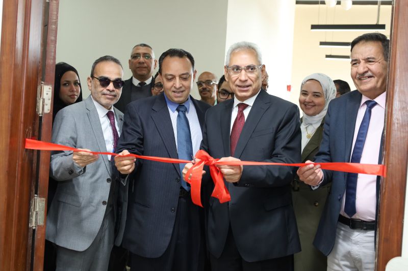 رئيس جامعة المنيا الاهلية يفتتح اربعة معامل حاسب متطورة جديدة بكلية الحاسبات والذكاء الاصطناعي