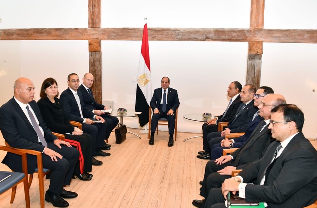 السيسي يلتقي رئيس شركة 
