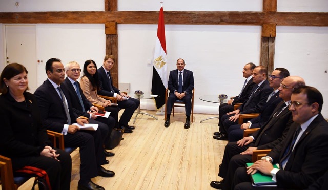 السيسي يلتقي رئيس مجلس إدارة مجموعة شركة 