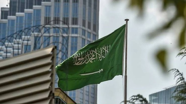 السعودية تتابع التطورات المتسارعة في سوريا وتعرب عن ارتياحها للخطوات الإيجابية لتأمين شعبها