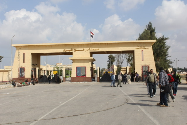 مصر ترفض الدعاوى الإسرائيلية لتنفيذ عملية عسكرية في مدينة رفح.. وتحذر من عواقبها الوخيمة