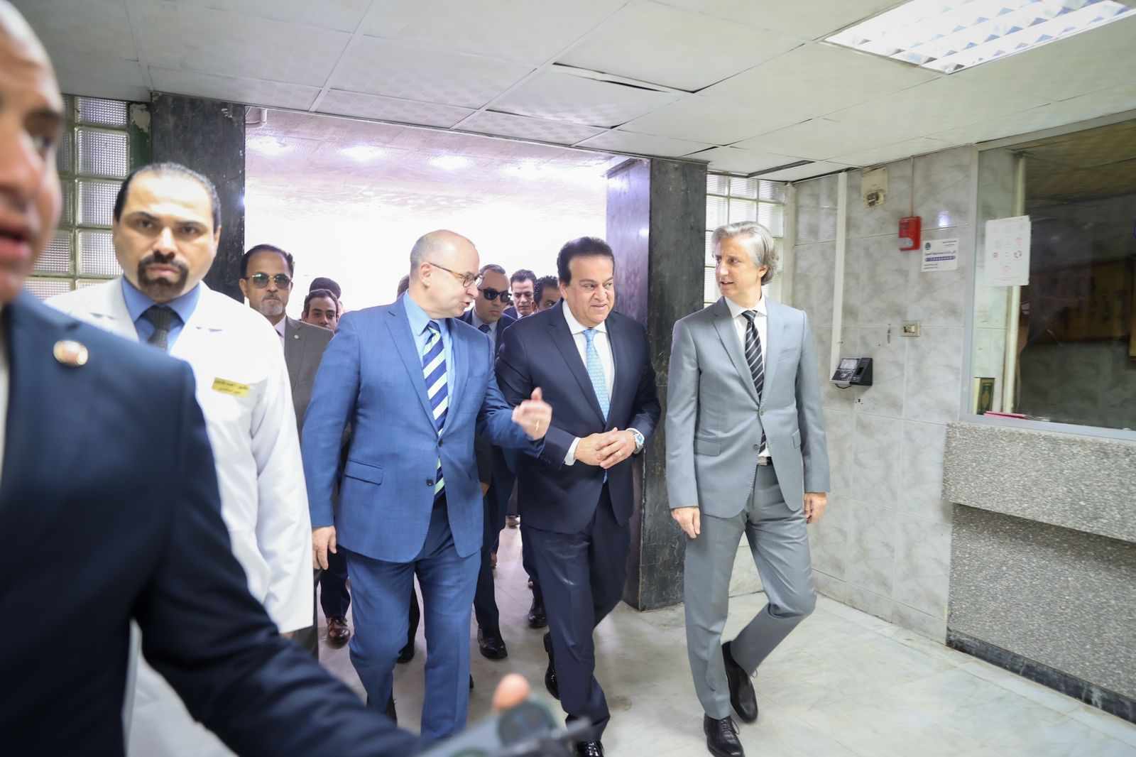 وزير الصحة يتفقد مستشفي إمبابة العام ويتابع عمل وحدة الاشعة المقطعية متعدد الفحوصات المقدمة من الحكومة الكندية