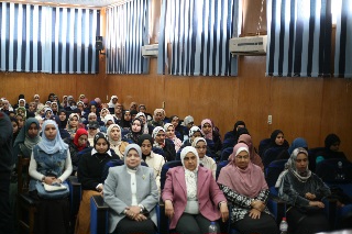 ندوة لرئيس شبكة القران الكريم بجامعة جنوب الوادي 

