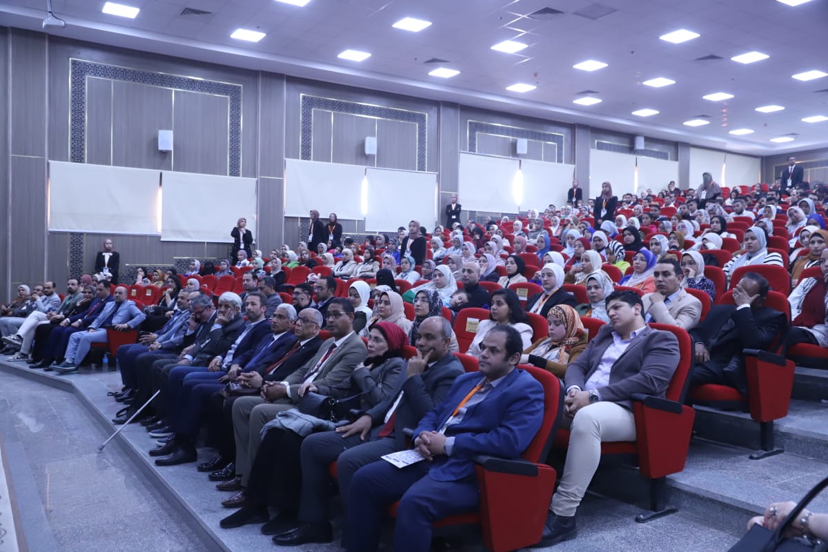 انطلاق فعاليات المؤتمر العلمي الرابع لكلية العلاج الطبيعي بجامعة جنوب الوادي

