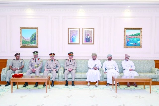 وفد عسكري مصري يطلع على تجربة مجلس الدولة بسلطنة عُمان