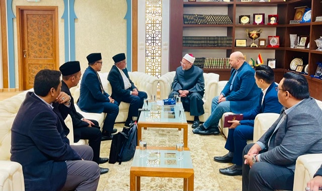 مفتي الجمهورية يستقبل وفدًا ماليزيًّا برئاسة مفتي ولاية بيراك لبحث التعاون الإفتائي