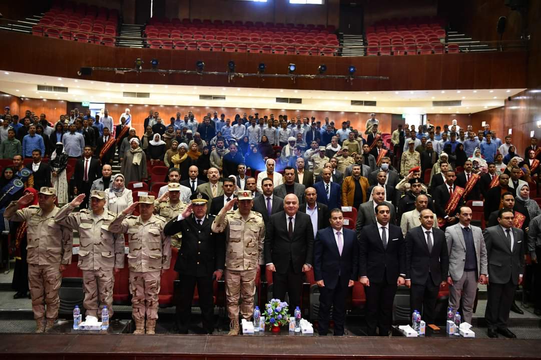 قنا تحتفل بيوم الشهيد