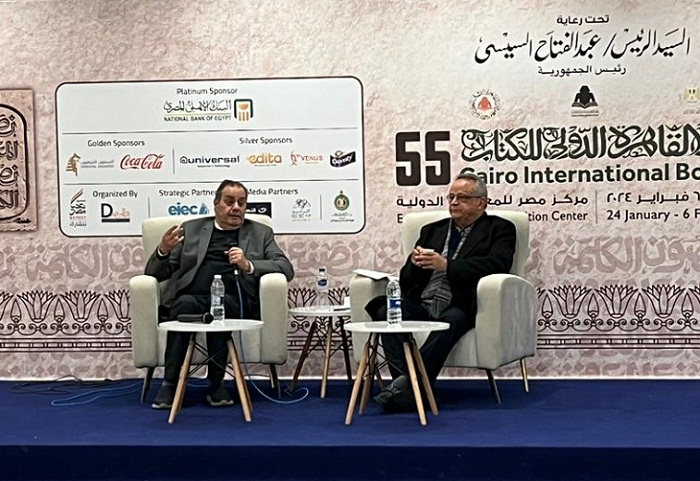 مدير مكتبة الإسكندرية يناقش 