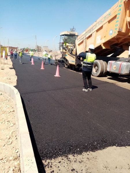 البدء في أعمال الرصف بمنطقة 