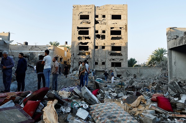 الحرب تتواصل في غزة رغم قرار مجلس الأمن بوقف إطلاق النار
