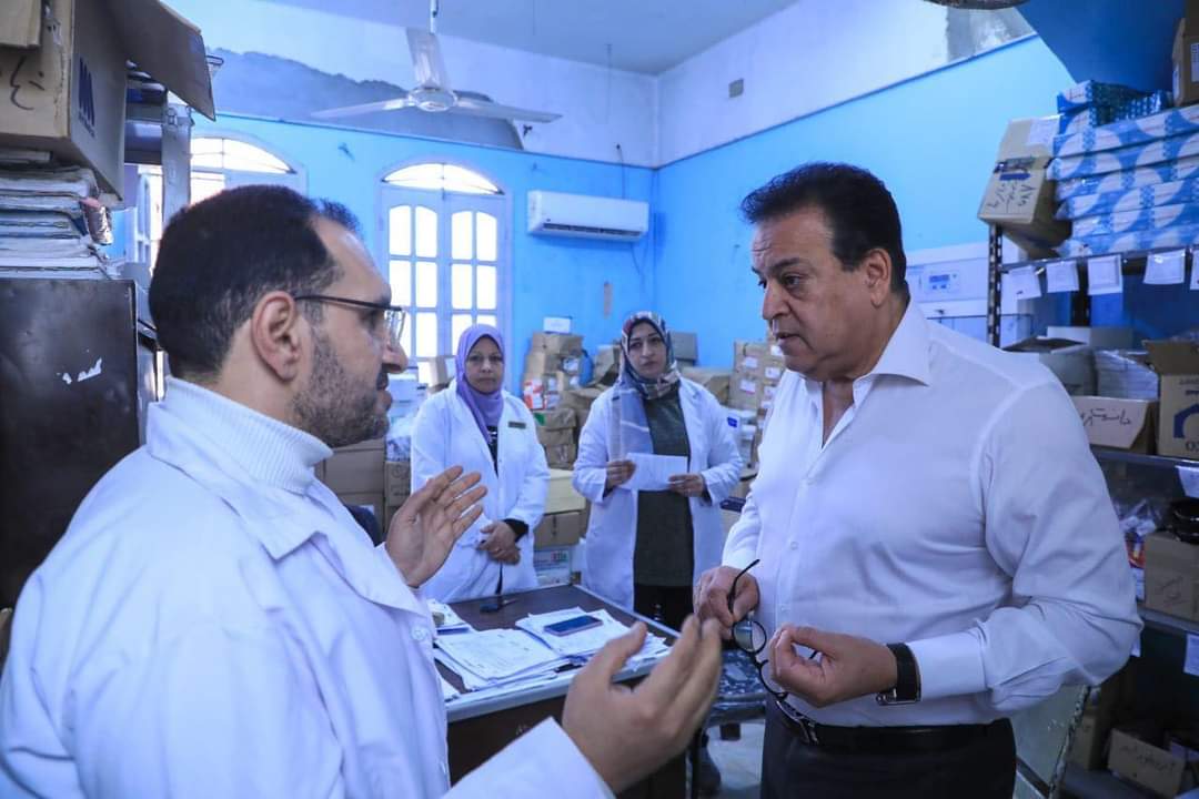 وزير الصحة  يحيل مدير الصيدلية ومسؤولي قسم الطوارئ بمستشفي بلبيس المركزي بمحافظة الشرقية للتحقيق