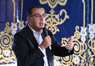 مدبولي يطمئن التجار: الدولار في البنوك أقل بكثير من 