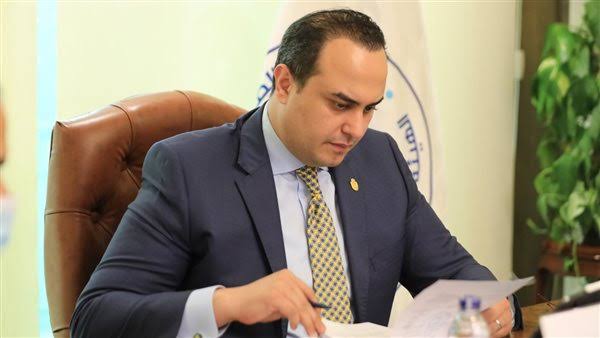 رئيس هيئة الرعاية الصحية يصدر حركة تنقلات وتكليفات موسعة في قيادات الهيئة لضخ دماء جديدة لتحقيق مزيد من الإنجازات