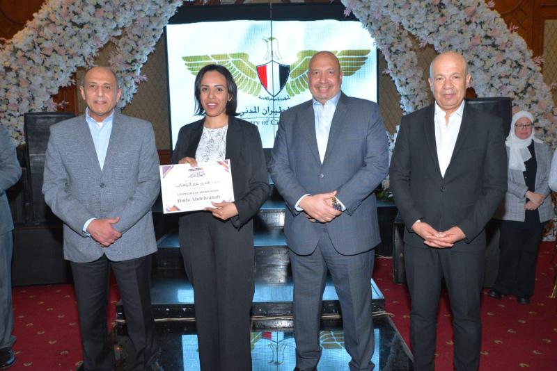 مصر للطيران تنظم حفل الإفطار الرمضاني بحضور الوزير