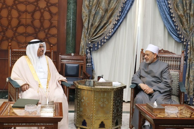 العسومي يشيد بدور الإمام الأكبر في الدفاع عن القضية الفلسطينية.. والدور التنويري لمؤسسة الأزهر الشريف 