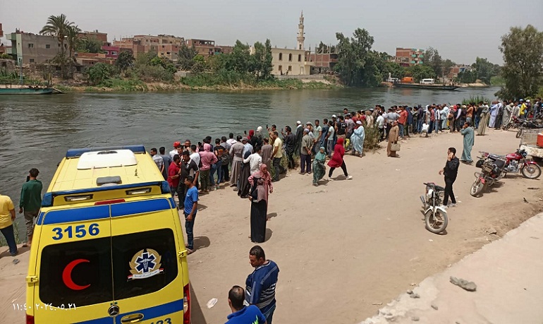 بيان النيابة العامة فى حادث معدية أبوغالب: مسؤول تشغيل المعدية وسائق الحافة المسؤولان

