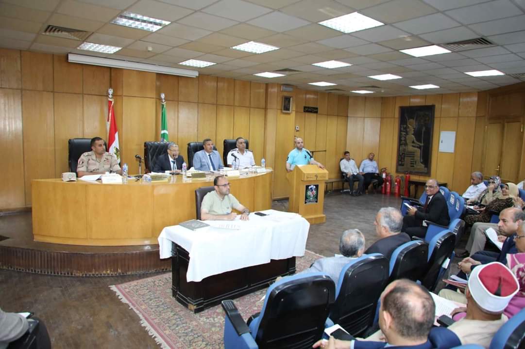 خلال ترؤسه اجتماع المجلس التنفيذي للمحافظة
محافظ المنيا يرفع درجة الاستعداد لاستقبال عيد الأضحى المبارك