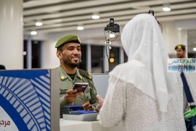 الجوازات السعودية تواصل استقبال ضيوف الرحمن القادمين لأداء فريضة الحج 