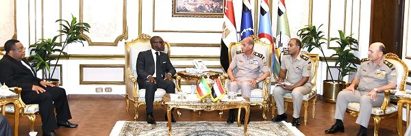 الفريق أول محمد زكى يبحث مع نائب رئيس غينيا الاستوائية سبل تعزيز التعاون المشترك وتبادل الخبرات