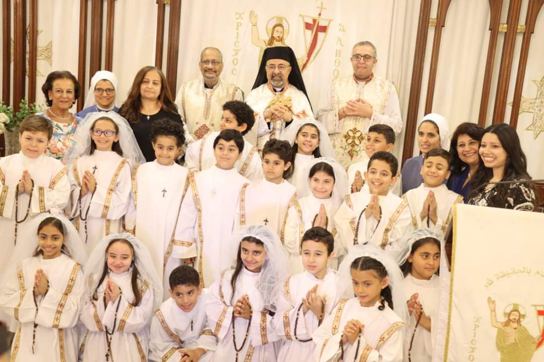  بطريرك الكاثوليك يترأس قداس المناولة الاحتفالية بكنيسة قلب يسوع بمصر الجديدة