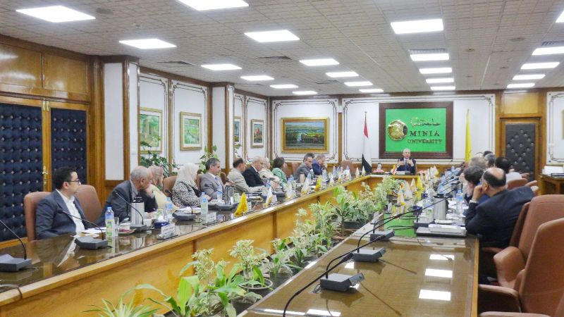 خلال اجتماع مجلس الجامعة : رئيس الجامعة يُشيد بسرعة الكليات في إعلان نتائجها