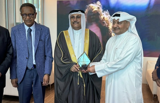 المهرجان العربي للإذاعة والتليفزيون يكرم رئيس البرلمان العربي في تونس