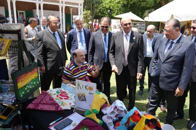 بالصور.. افتتاح معرض المنتجات المصرية والتراثية 