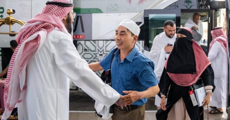  ضيوف خادم الحرمين: استضافتنا للحج امتداد للأعمال الإنسانية التي تقوم بها السعودية لعموم المسلمين 