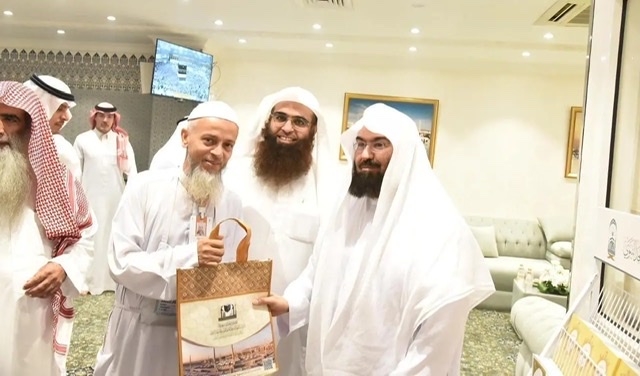 رئيس الشؤون الدينية نستهدف توزيع مليون مصحف مترجم خلال موسم الحج