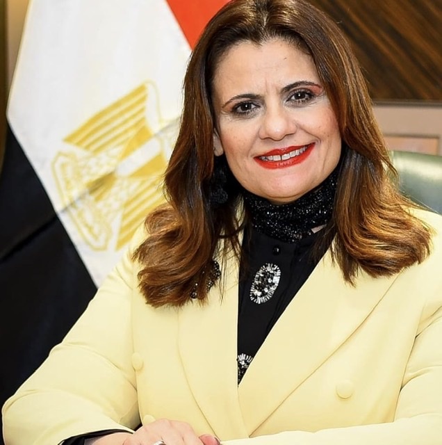 وزيرة الهجرة: توفير خط طيران مباشر بين 
