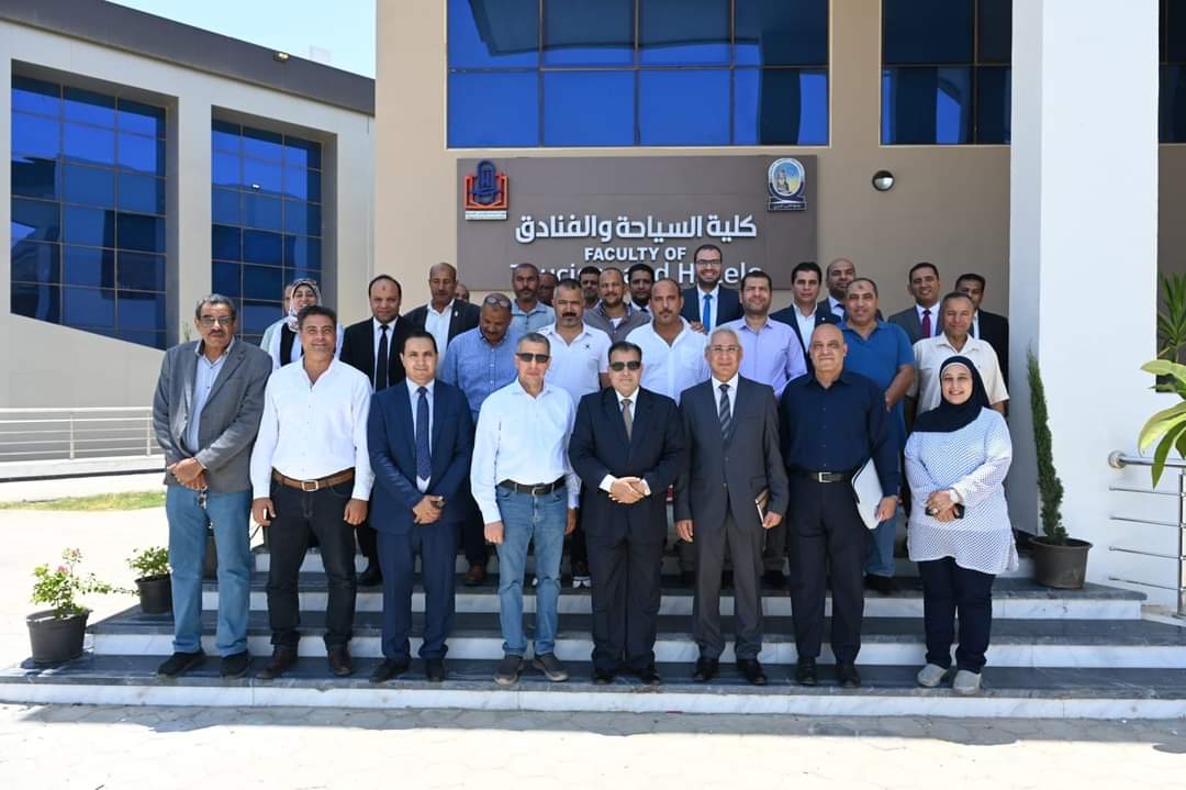 لجنه من وزارة التعليم العالي لتقييم إمكانيات فرع جامعة جنوب الوادي بالغردقة 

