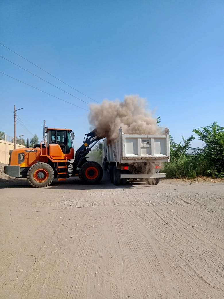 رفع ٤٠ طن مخلفات من جنوب الأقصر 