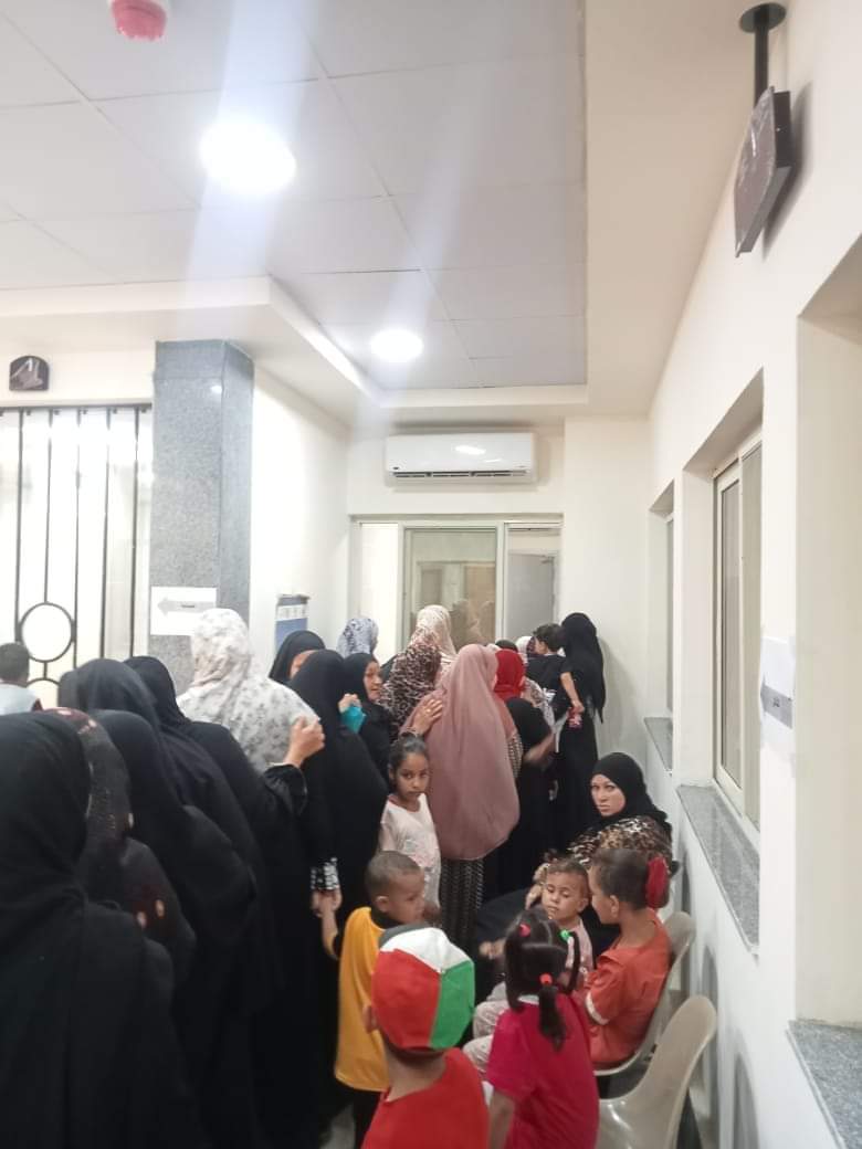 الكشف على 903 مواطنين في قافلة طبية مجانية بقنا ضمن 