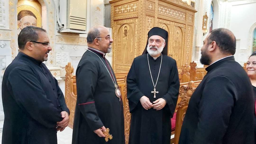 بطريرك الكاثوليك يلتقي الأنبا باسيليوس بإيبارشية المنيا ويترأس قداس ختام مسيرة صلاة 