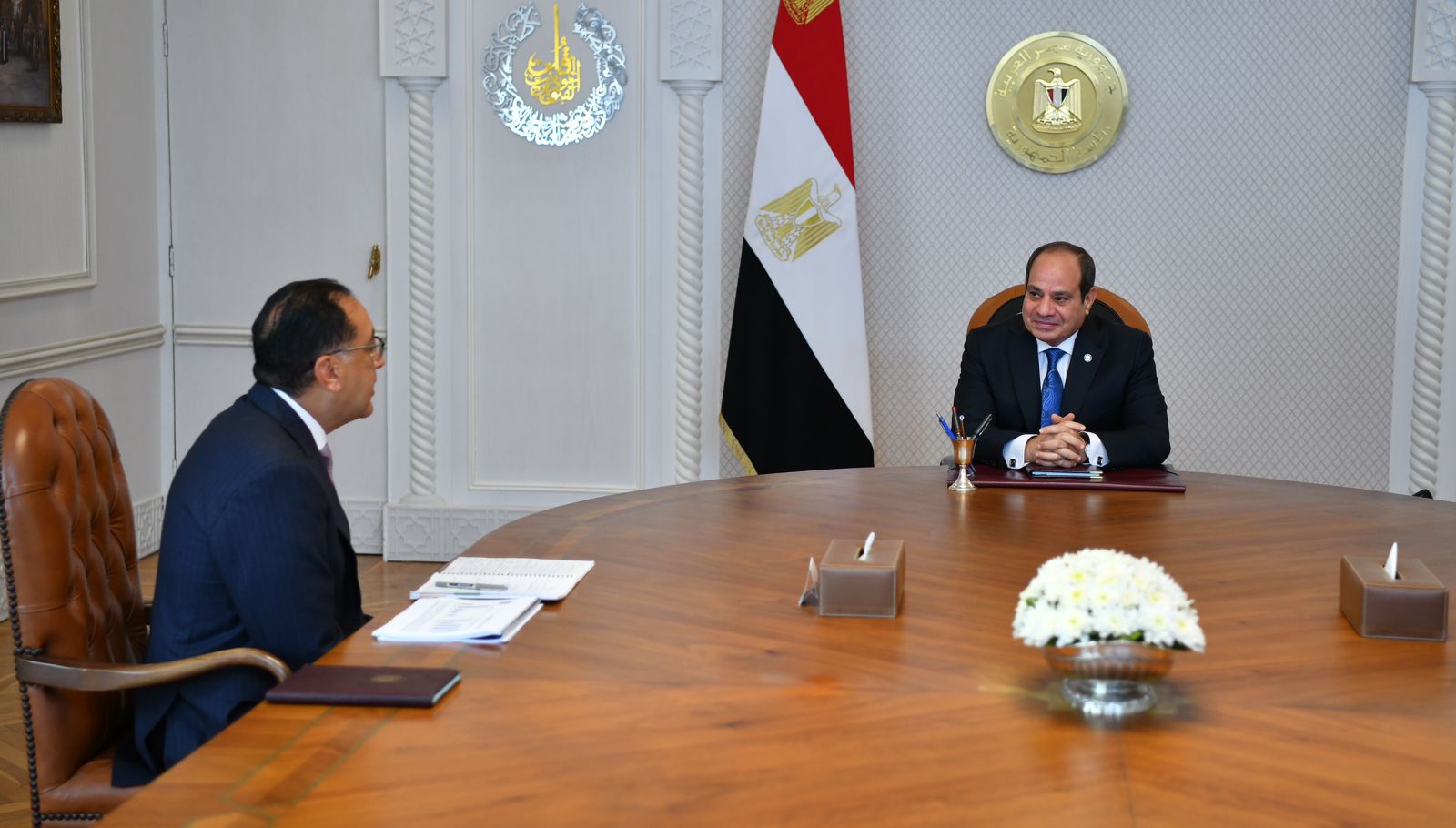  السيسي يبحث مع مدبولي عدد من ملفات العمل الحكومي

