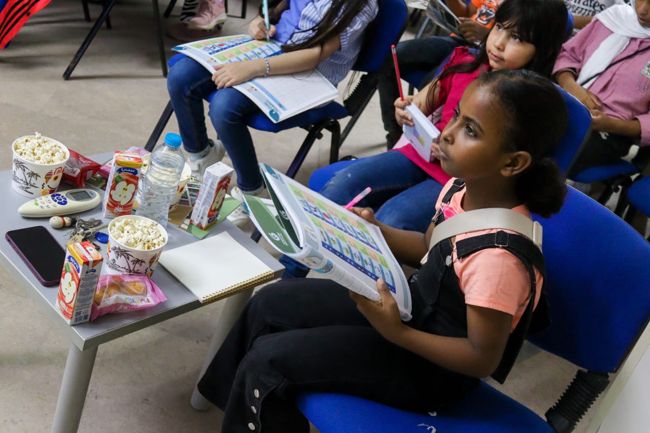 لمى أبو جاموس.. رمز الأمل الفلسطيني تنضم لدورة اللغة التركية في معهد يونس أمره بالقاهرة