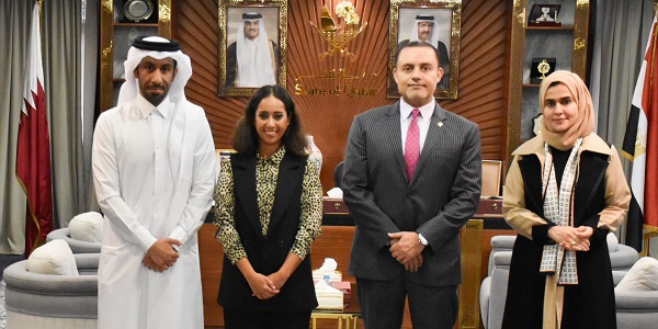 سفير قطر  يستقبل 