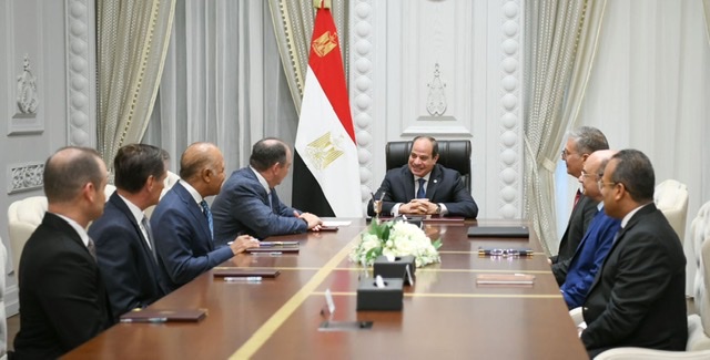 السيسي يبحث مع رئيس شركة 