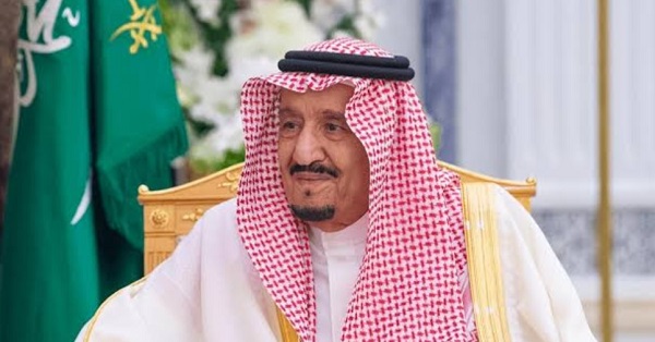 مركز الملك سلمان يسلّم أطنان من التمور لجمهوريات موريشيوس وكازاخستان وغينيا وسيريلانكا

