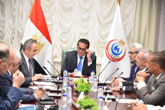وزير الصحة يؤكد على الدور الهام الذي تقوم به هيئة المستشفيات والمعاهد التعليمية في تقديم أفضل الخدمات الطبية لكافة الفئات 