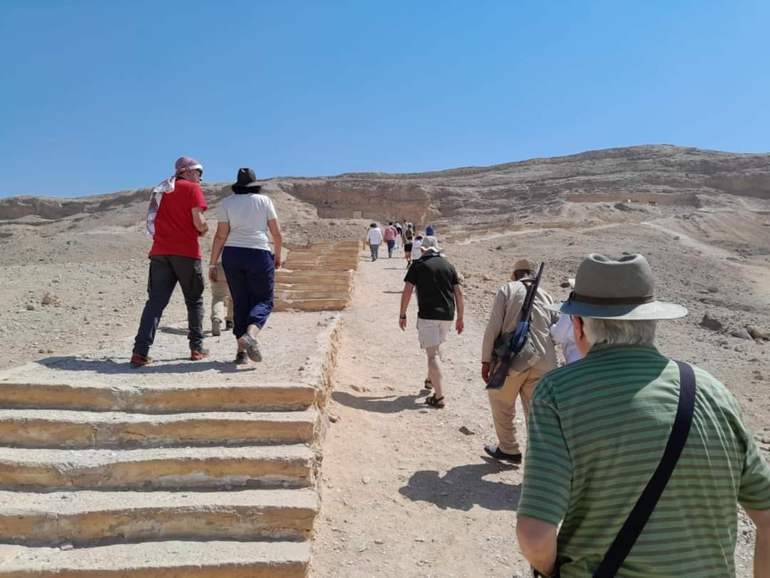 وفد سياحى اسبانى يزور المناطق الأثرية فى بنى حسن وتل العمارنة وتونا الجبل بالمنيا