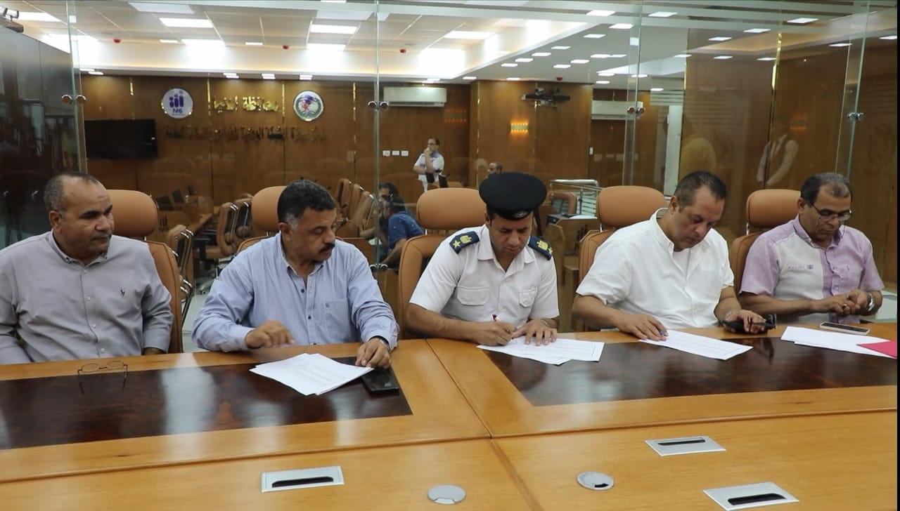 محافظ المنيا: لم نتلق اي شكاوى من المواطنين و الحملات مستمرة على محطات البنزين ومواقف السيارات والمخابز البلدية