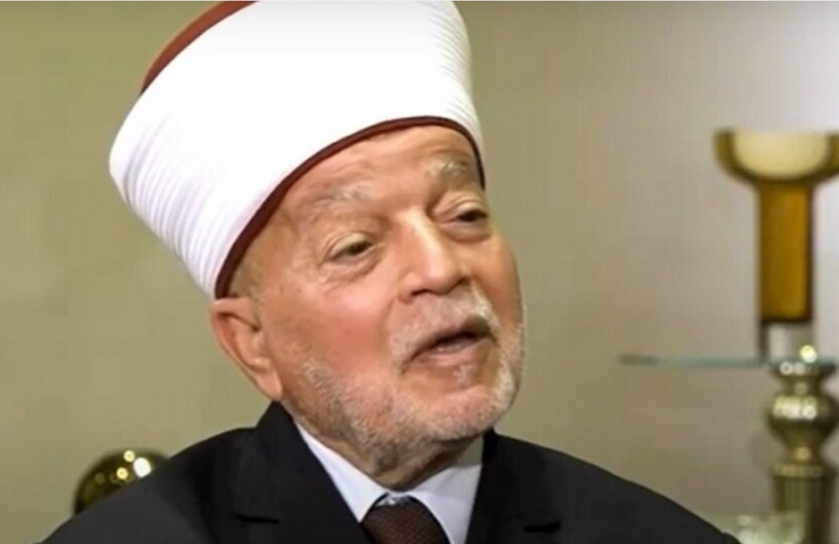 مفتي القدس: الفلسطينيون يقبضون على الجمر في زمن قاسٍ.. وأنقل لكم آهات شعب يعاني التشريد والقتل

