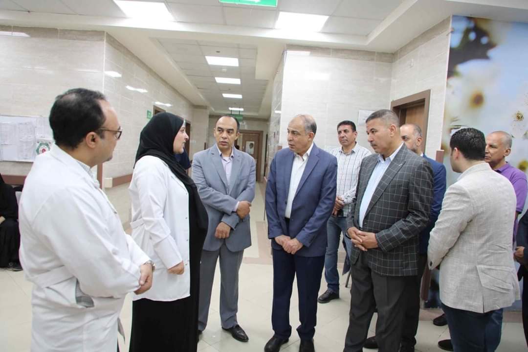محافظ المنيا يتفقد عدداً من المستشفيات ويوجه بالعمل على راحة المرضى

ويتابع إجراءات تلقى طلبات التصالح في مخالفات البناء داخل المركز التكنولوجي