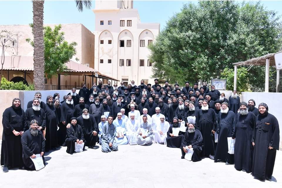 بمناسبة عيده.. تطييب رفات القديس الأنبا بيشوي بديره في وادي النطرون بيد البابا تواضروس 