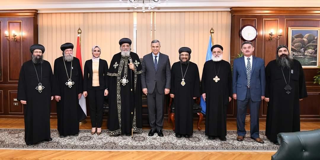للتهنئة.. البابا تواضروس يزور مقر محافظة الإسكندرية 