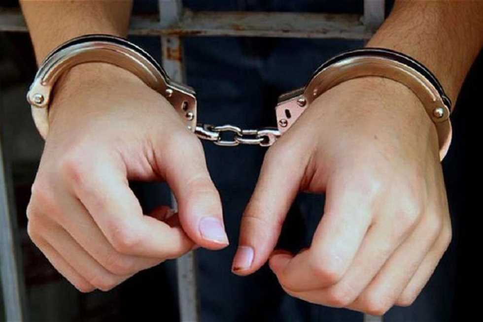 القبض على شَاب مُتهم بقَتل أخيه وزوجة أبيه  في المنيا

